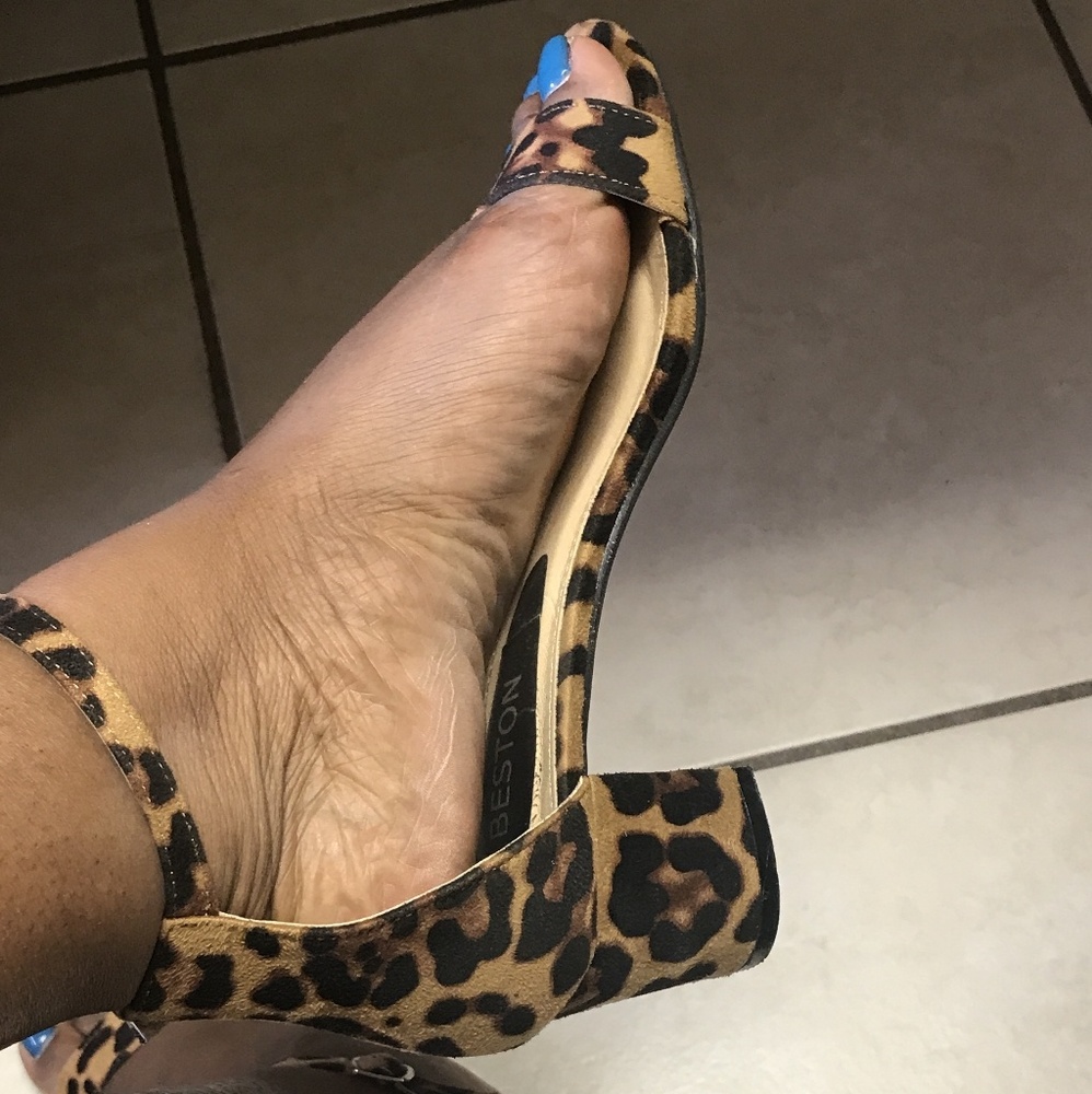 Sandals (heeled)